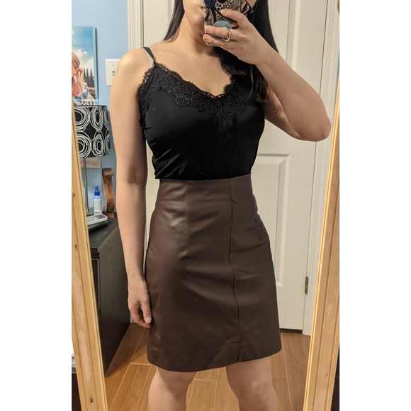 🌼 H&M Burgundy Faux Leather Skirt